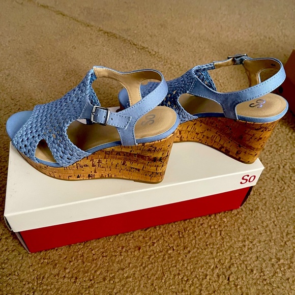 Super cute pastel wedges perfect for spring - Picture 8 of 11